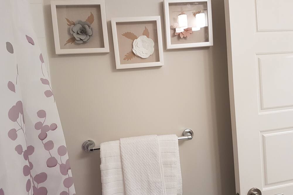 Photo of Bathroom in Lower Lonsdale