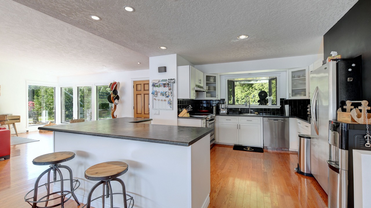 Photo of Kitchen in Shawnigan Lake