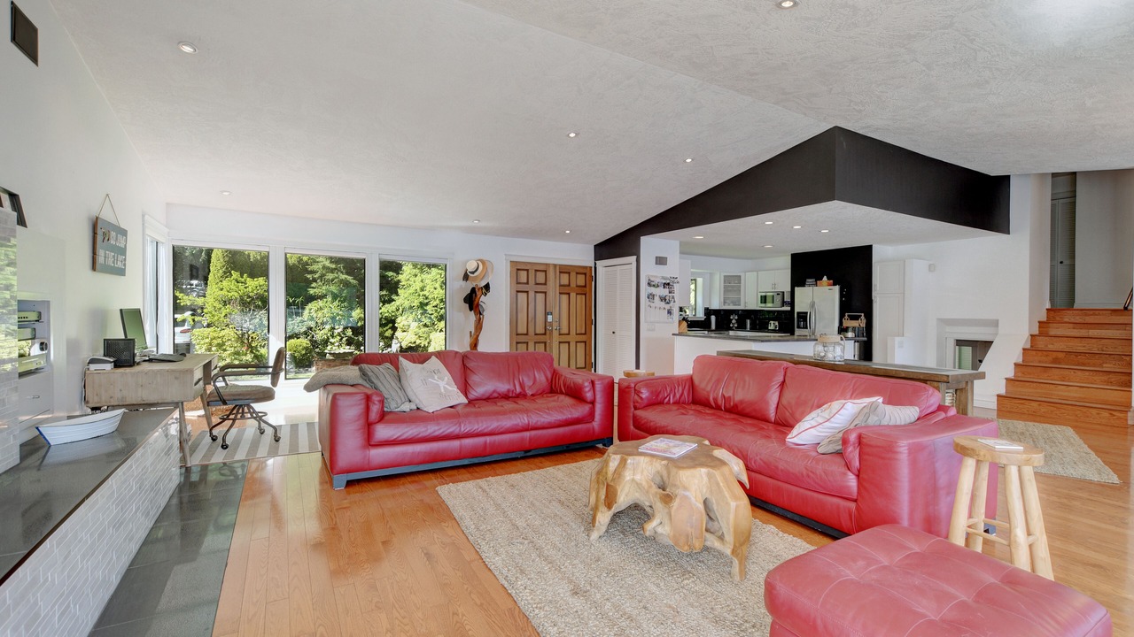 Photo of Livingroom in Shawnigan Lake
