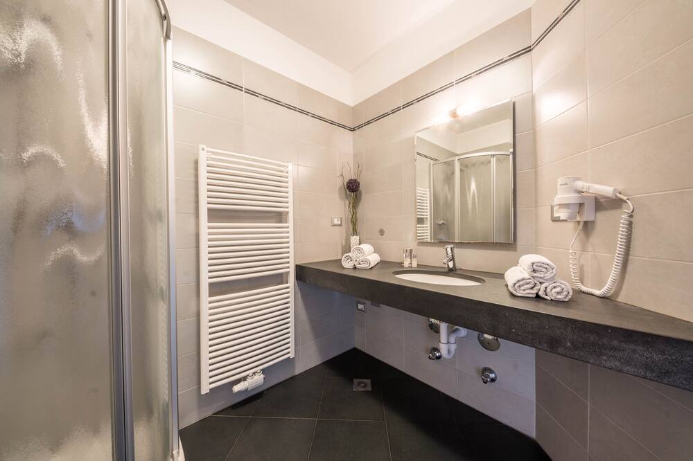 Photo of Bathroom in Caines