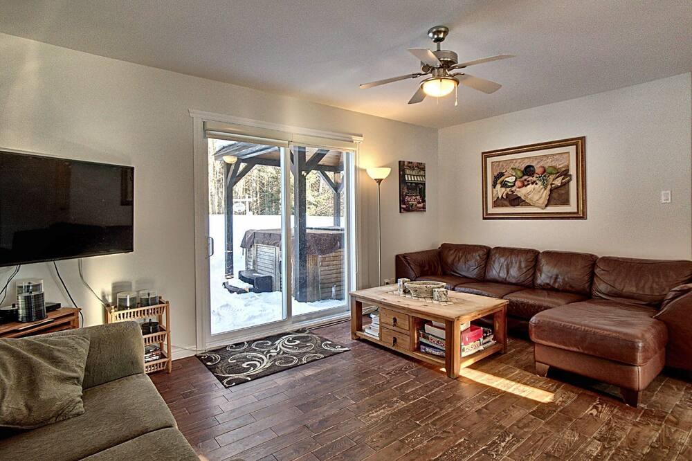 Photo of Livingroom in Memphremagog Regional County Municipality