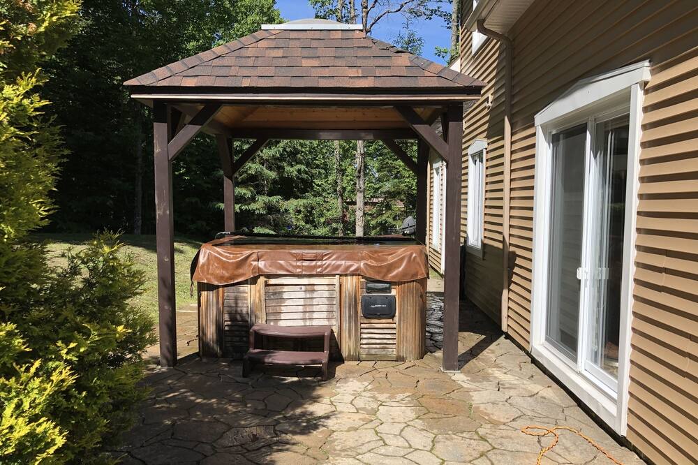 Photo of Patio Balcony in Memphremagog Regional County Municipality