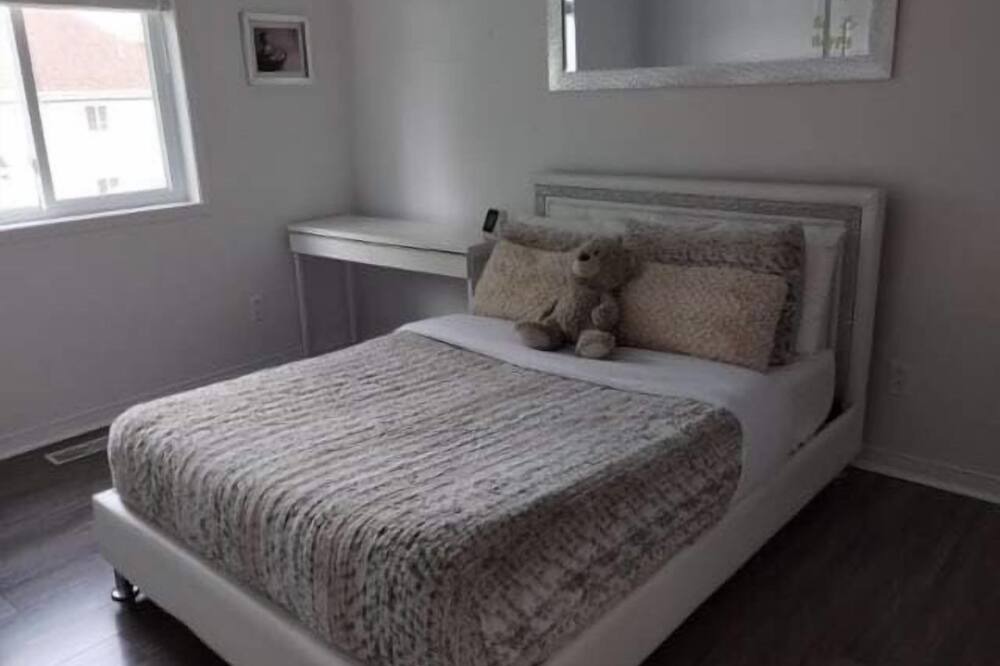 Photo of Bedroom in Vaudreuil