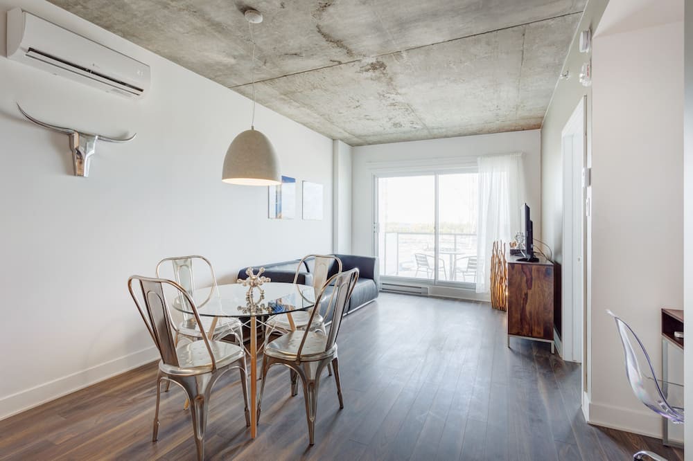 Photo of Livingroom in Brossard
