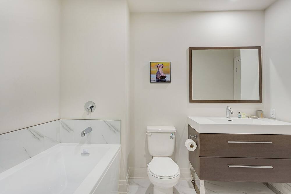Photo of Bathroom in Laval