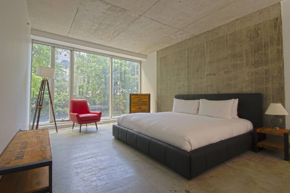 Photo of Bedroom in International District