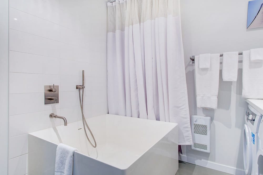 Photo of Bathroom in International District
