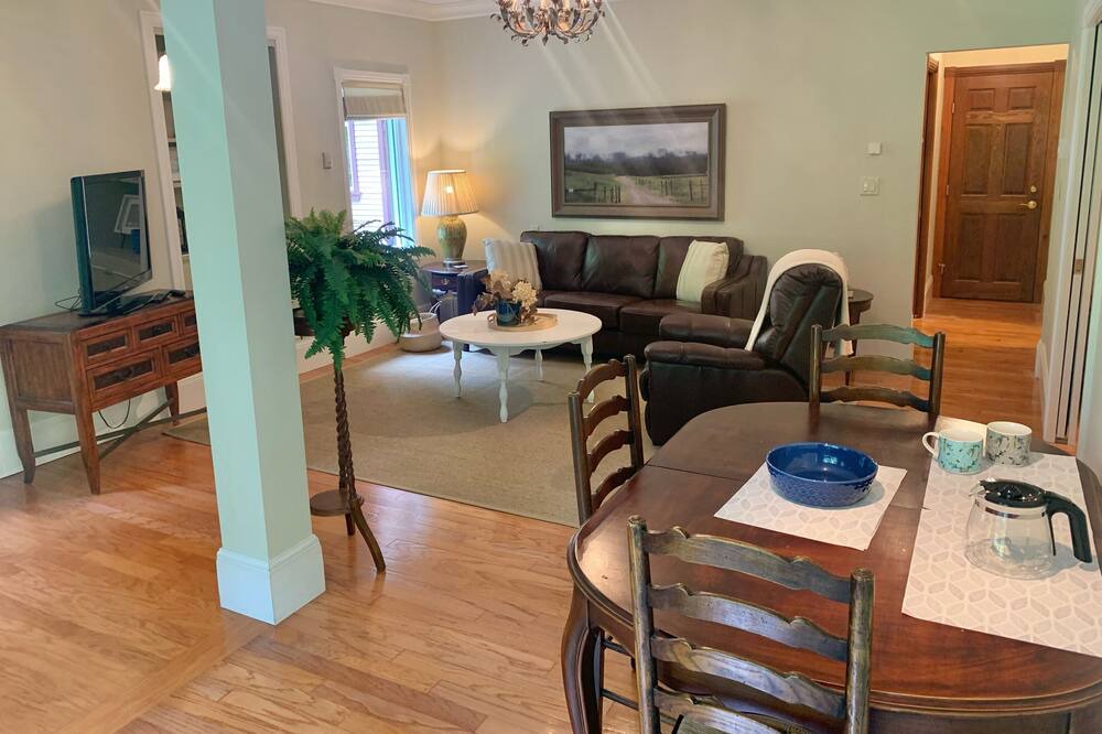 Photo of Livingroom in Roberts Creek