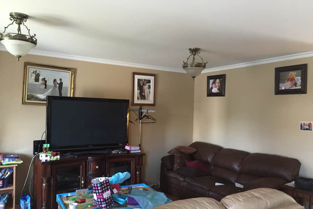 Photo of Livingroom in L'Ile-Perrot