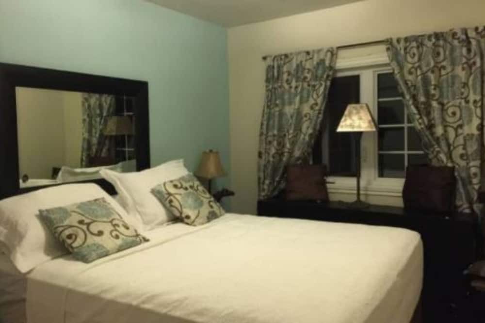 Photo of Bedroom in Vaudreuil