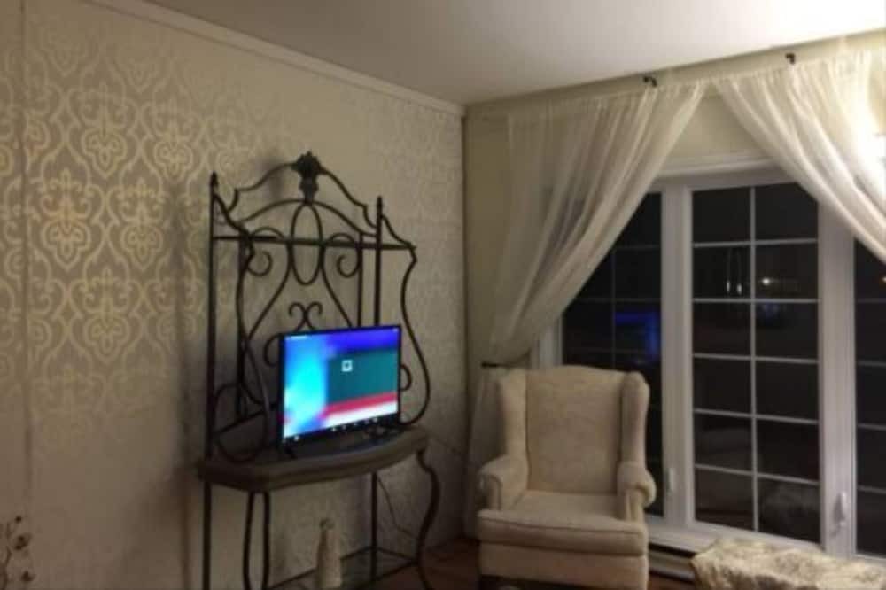 Photo of Bedroom in Vaudreuil