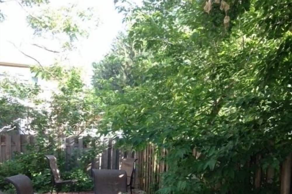 Photo of Patio Balcony in Ottawa Division