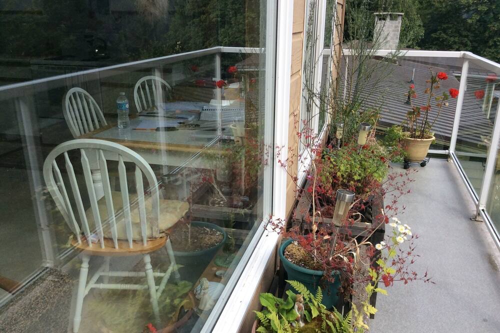 Photo of Patio Balcony in Maple Bay