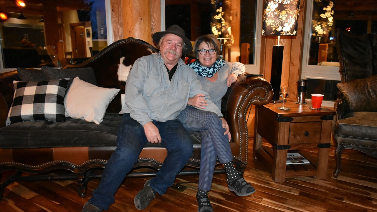 Photo of Others in Golden