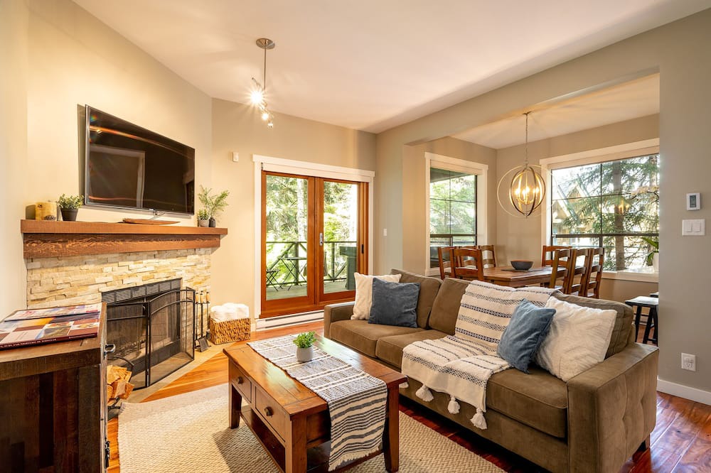 Photo of Livingroom in Upper Village