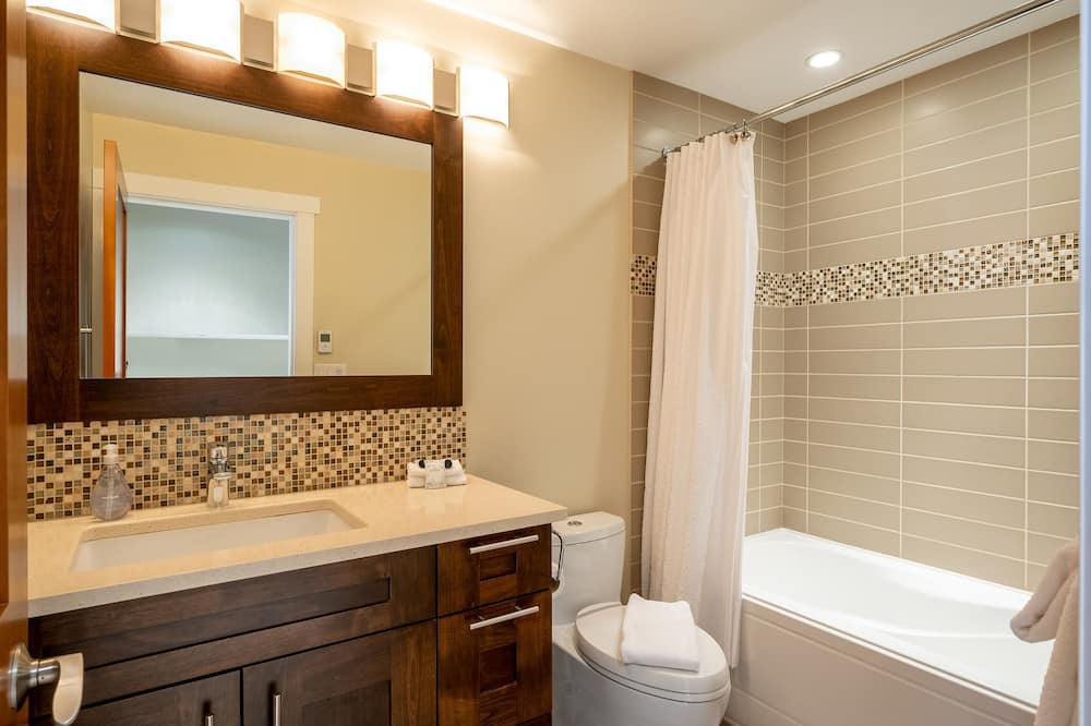 Photo of Bathroom in Upper Village