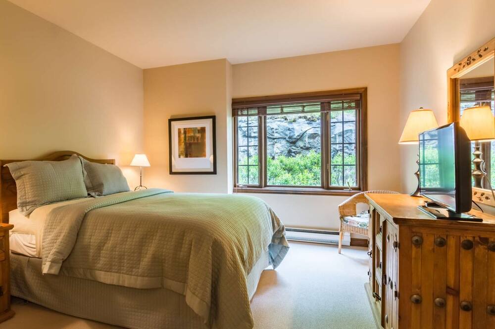 Photo of Bedroom in Mont-Tremblant