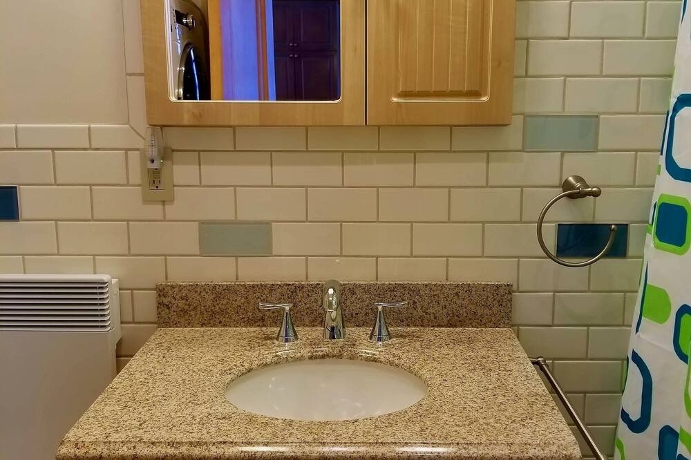 Photo of Bathroom in Saint Henri