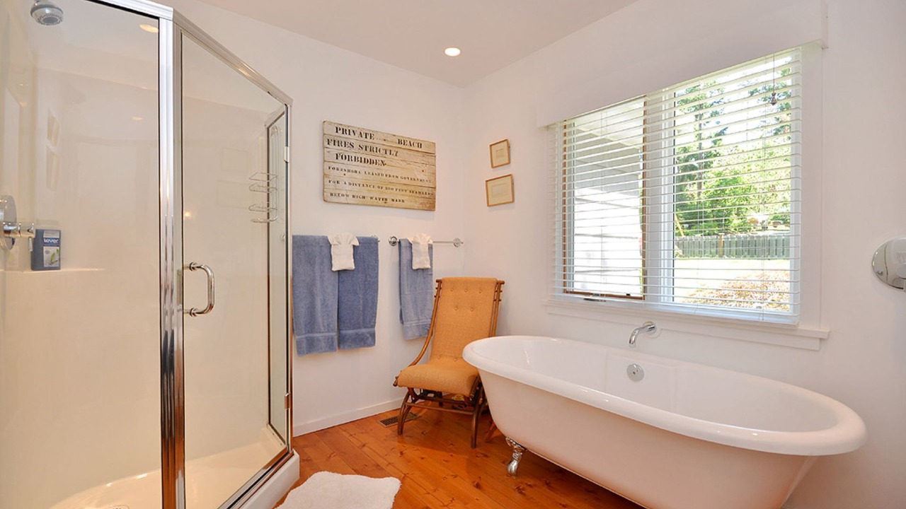 Photo of Bathroom in North Saanich
