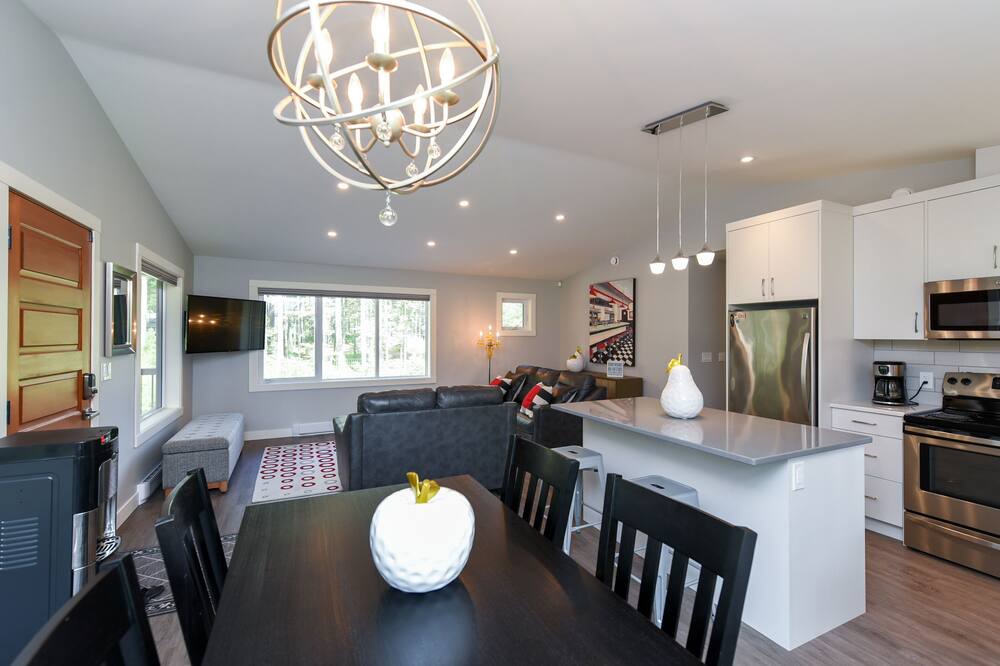 Photo of Livingroom in Comox