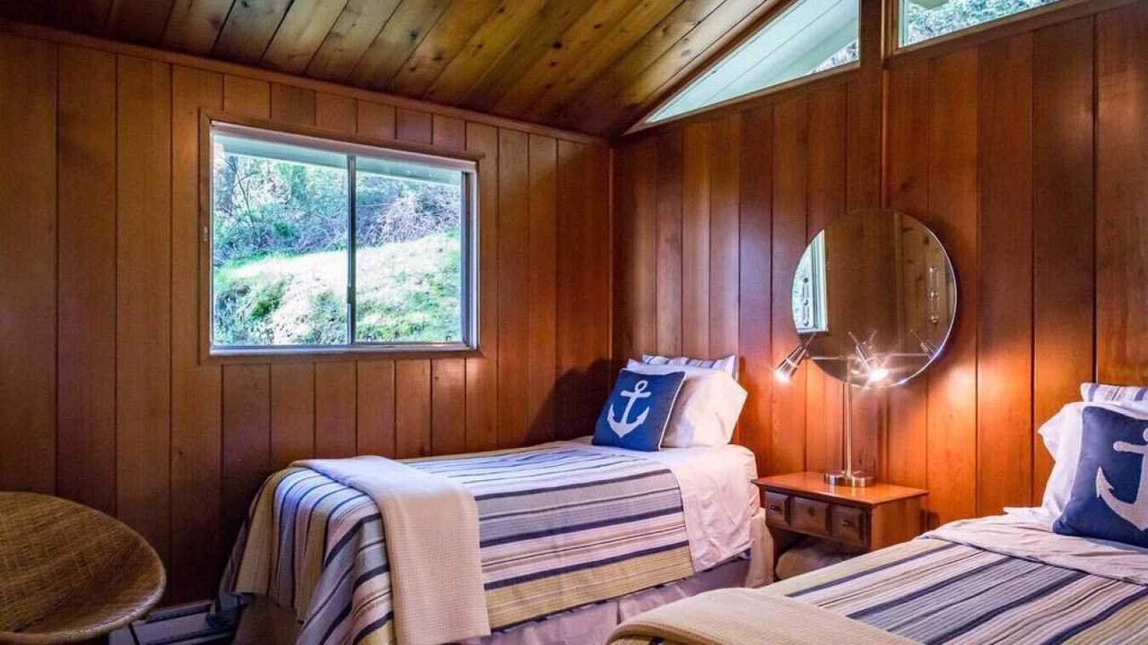 Photo of Bedroom in Bowen Island