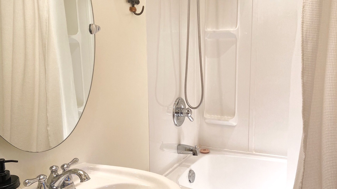 Photo of Bathroom in Ganges