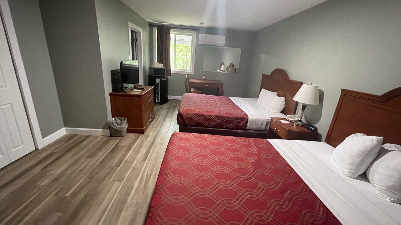 Photo of Bedroom in Laurentian Valley