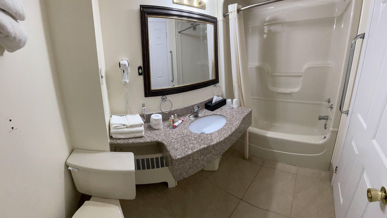 Photo of Bathroom in Laurentian Valley