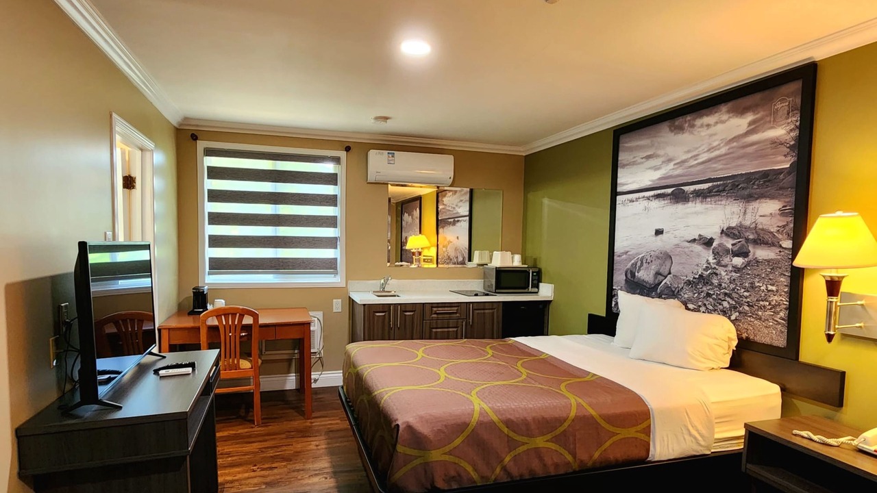 Photo of Bedroom in Laurentian Valley