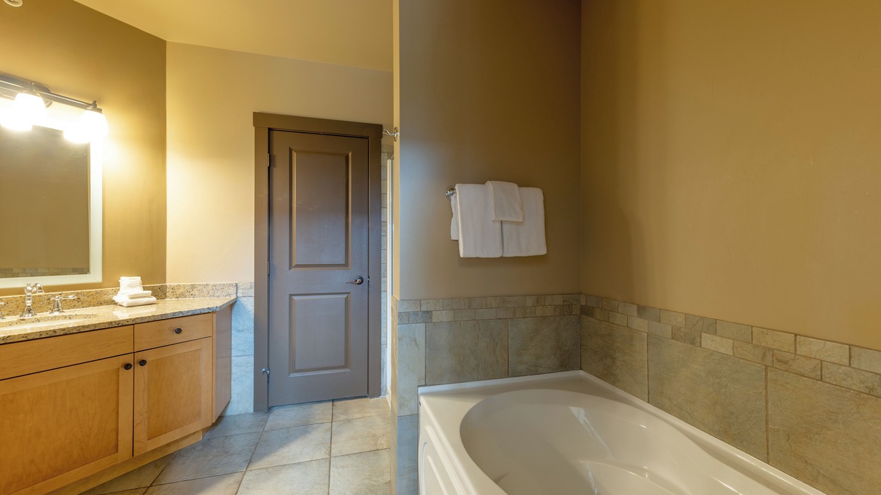Photo of Bathroom in Golden