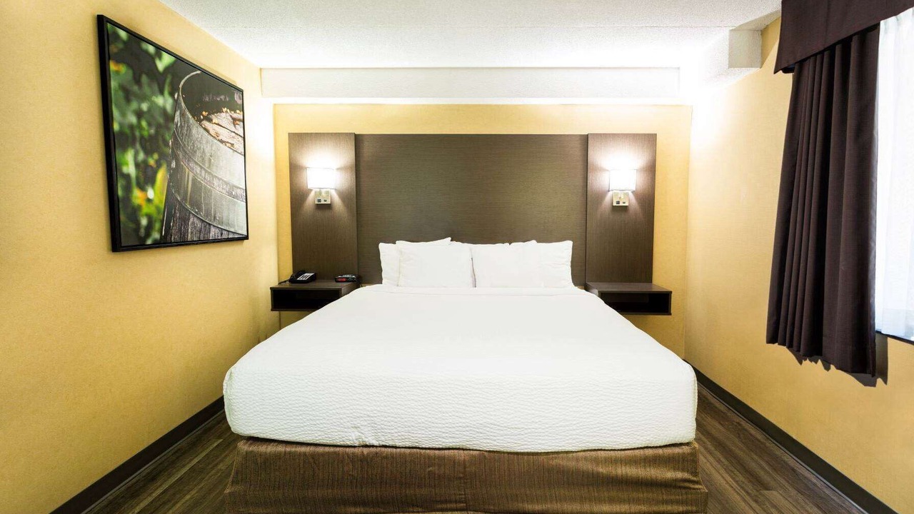 Photo of Bedroom in Fallsview