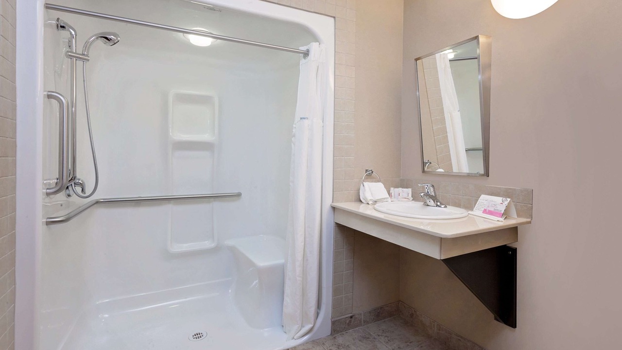 Photo of Bathroom in Stettler