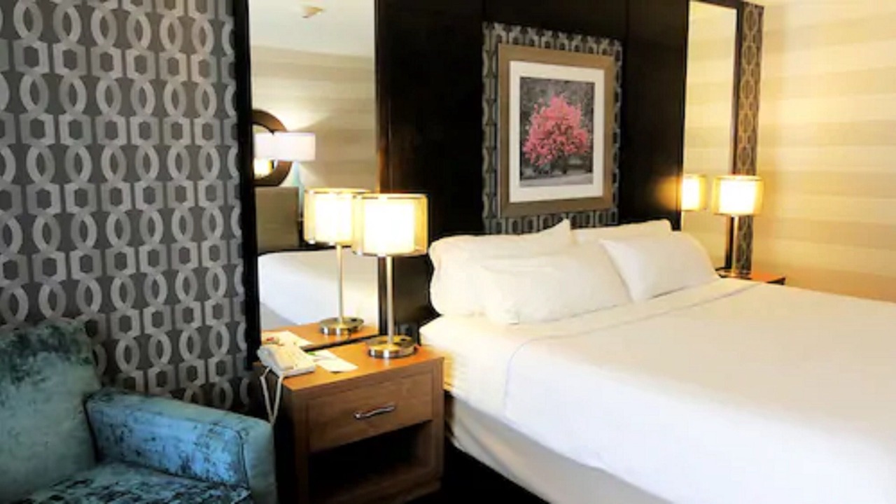Photo of Bedroom in Fallsview