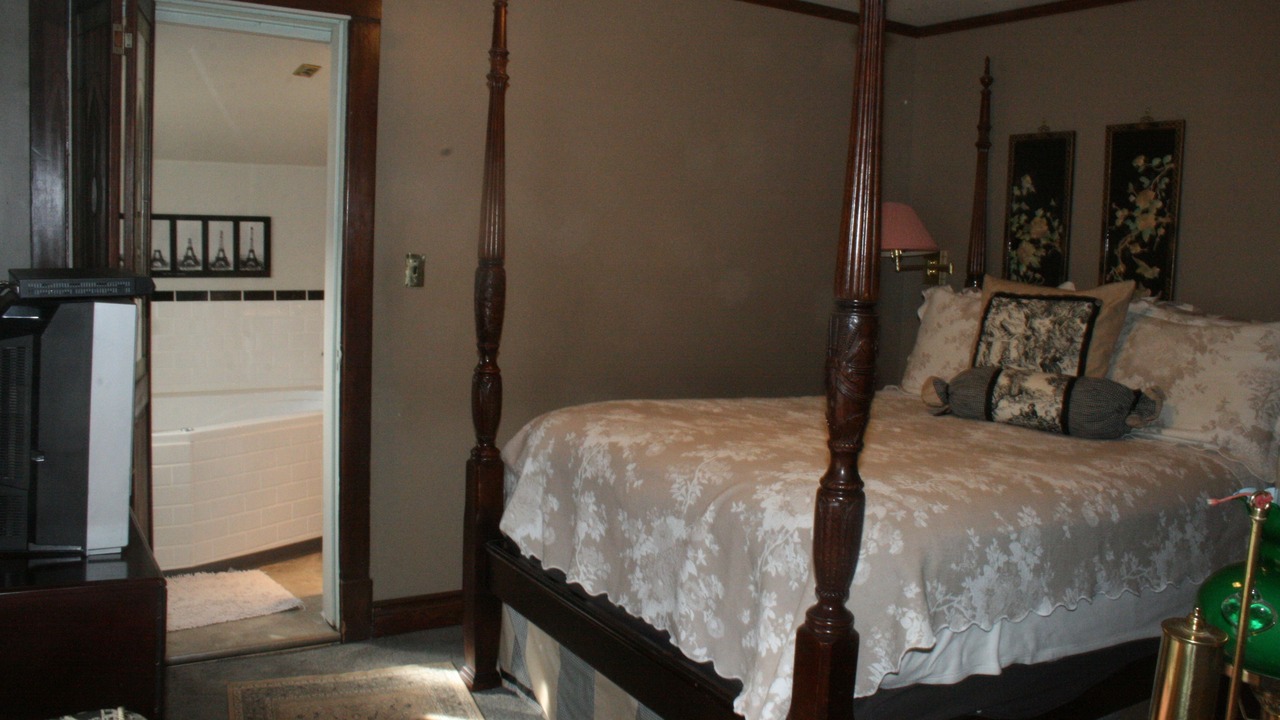 Photo of Bedroom in Hamilton