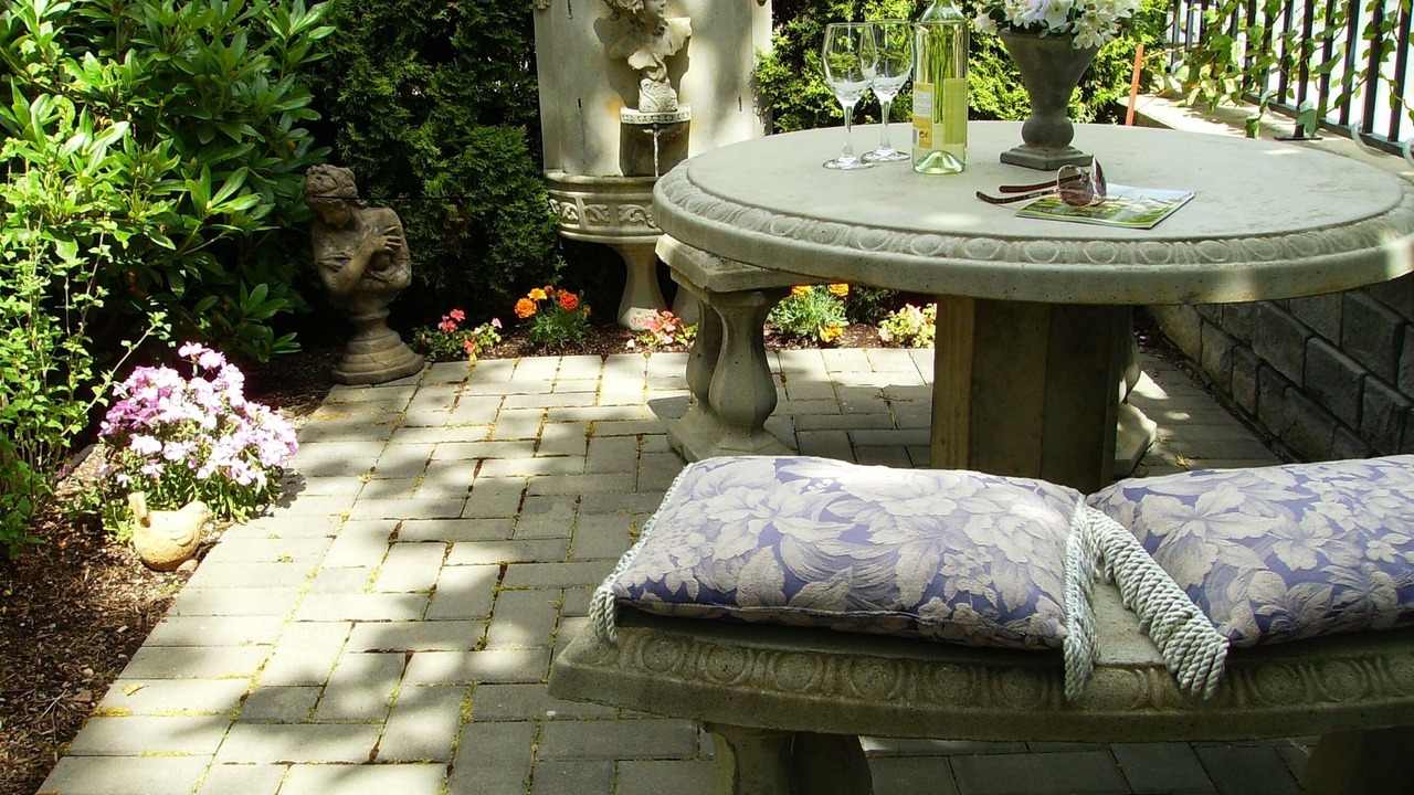 Photo of Patio Balcony in Booktown