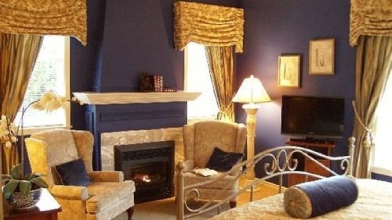 Photo of Bedroom in Booktown