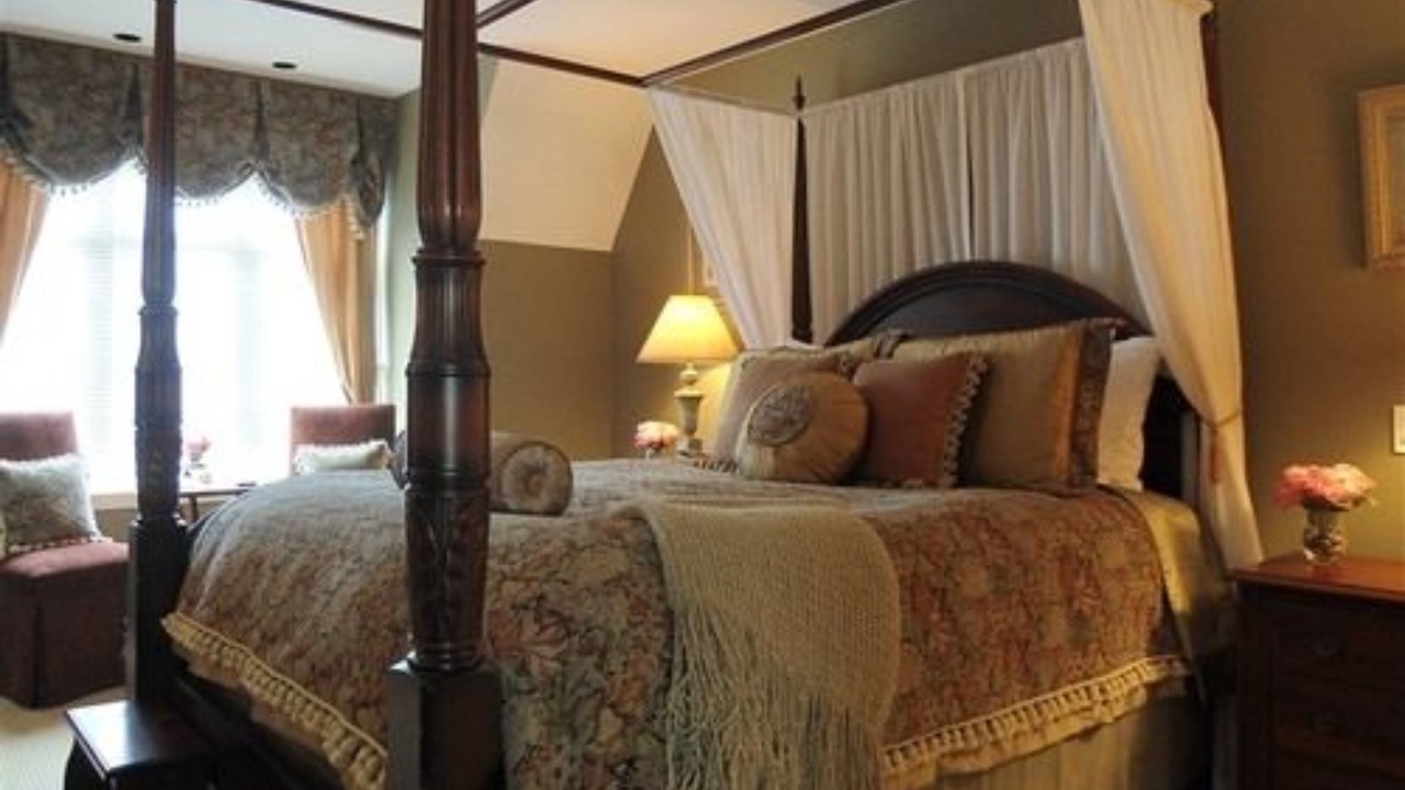Photo of Bedroom in Booktown