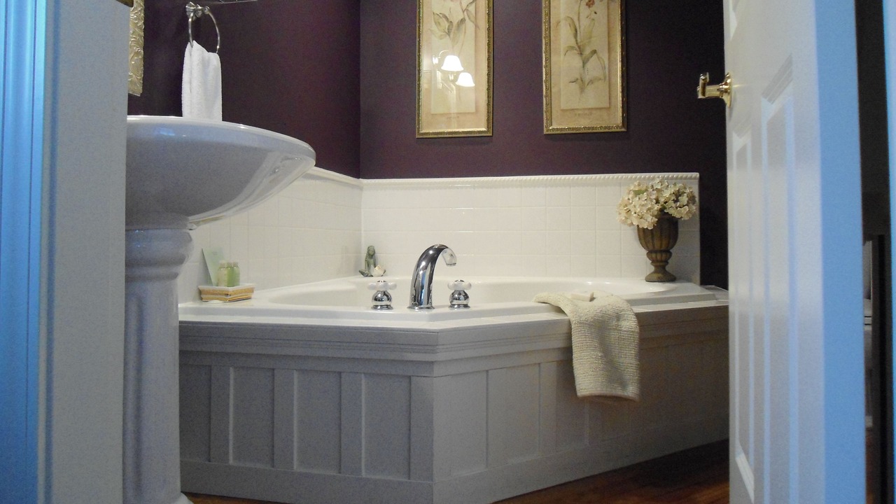 Photo of Bathroom in Booktown