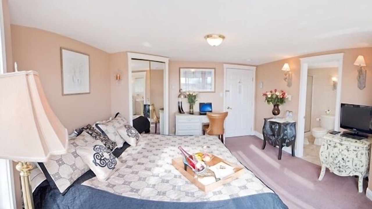 Photo of Bedroom in Lower Lonsdale