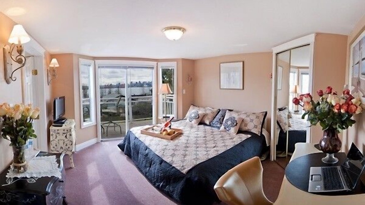 Photo of Bedroom in Lower Lonsdale