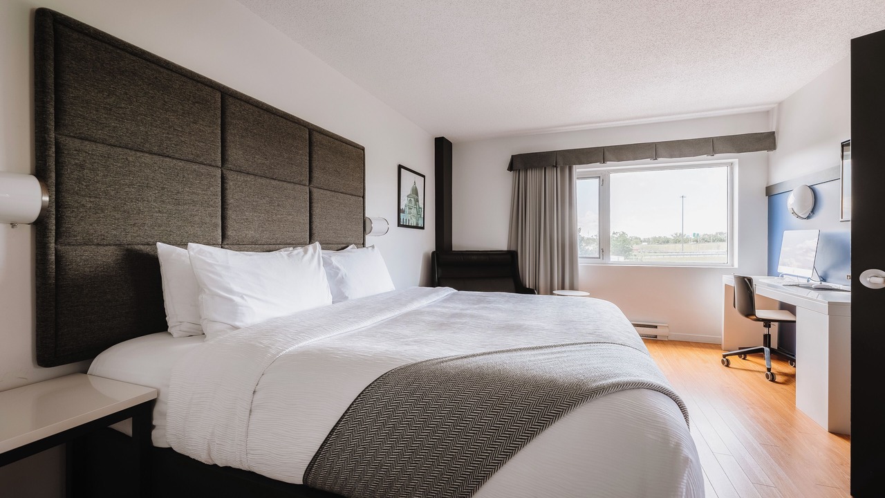 Photo of Bedroom in Longueuil