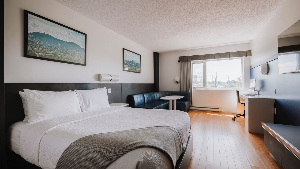 Photo of Bedroom in Longueuil
