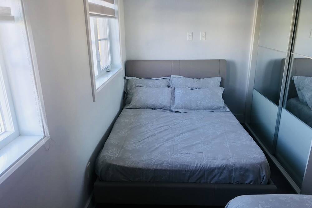 Photo of Bedroom in Laval