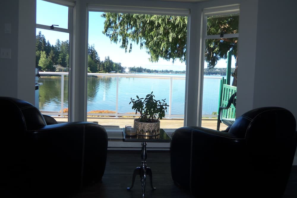 Photo of Others in East Porpoise Bay