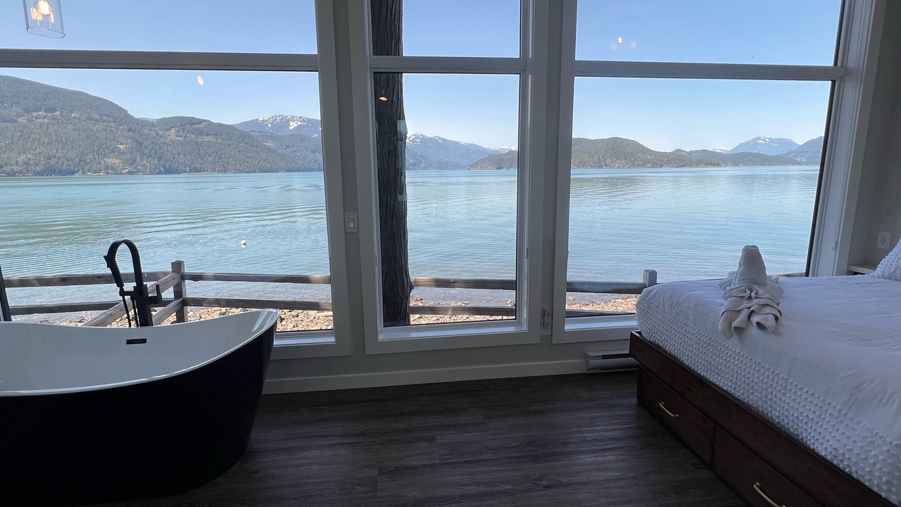 Photo of Bathroom in Harrison Hot Springs