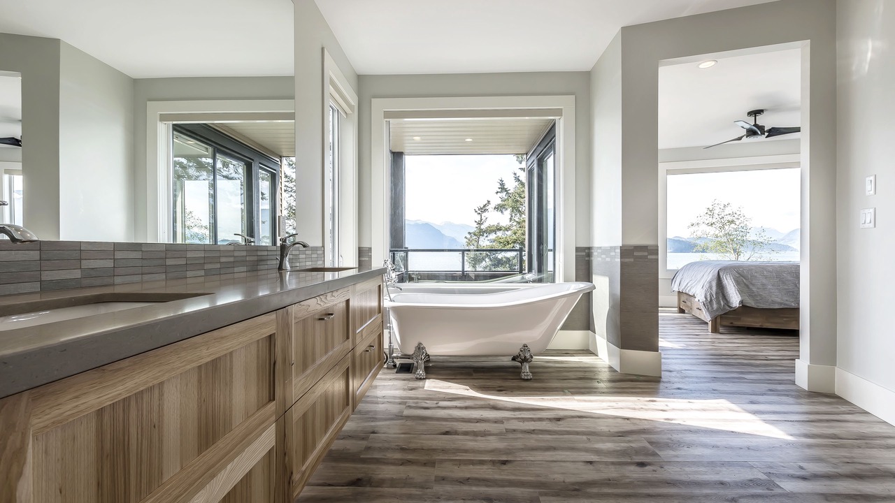 Photo of Bathroom in Harrison Hot Springs