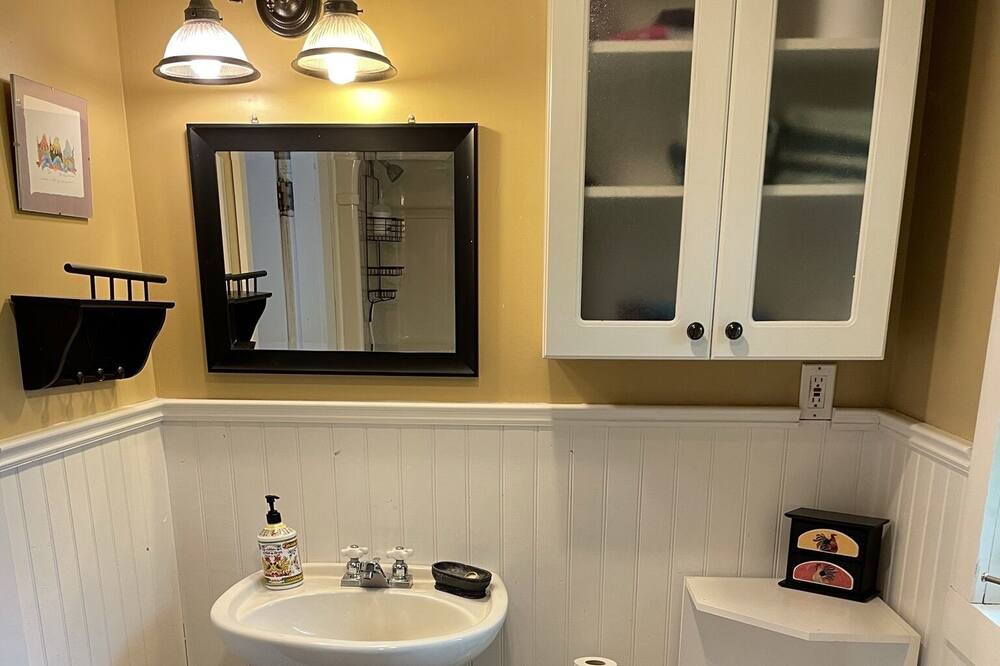 Photo of Bathroom in Yellow Point