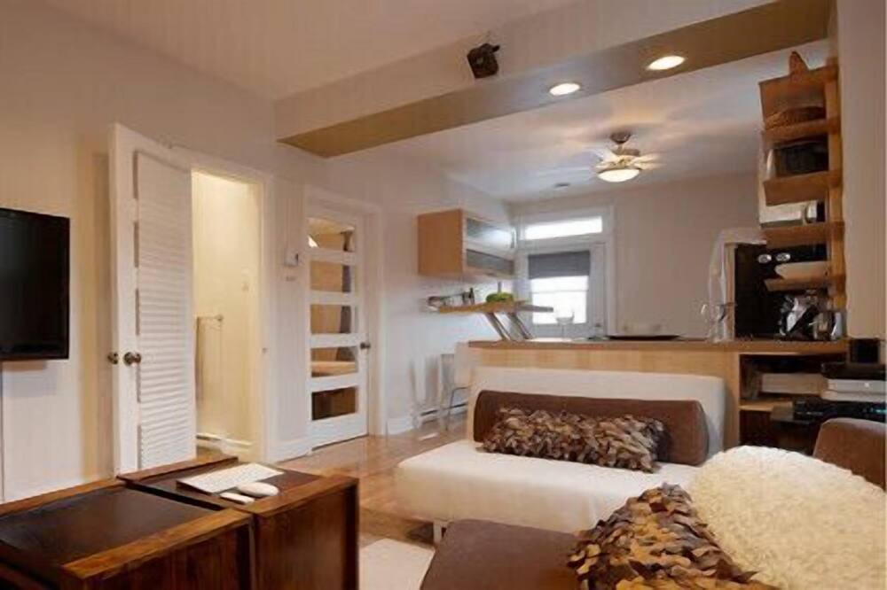 Photo of Livingroom in Vieux-Rosemont