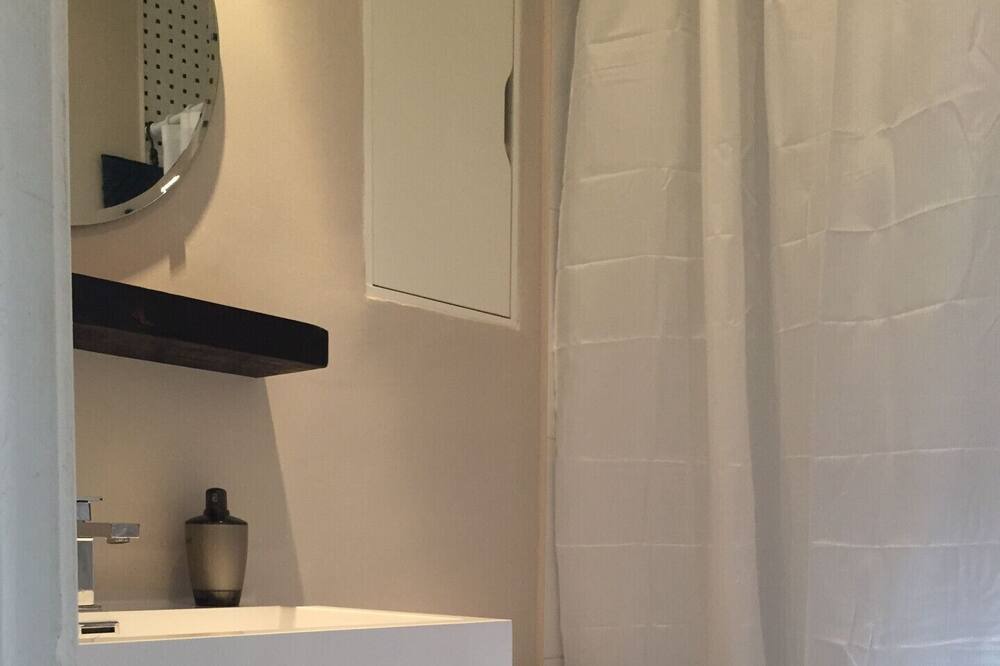 Photo of Bathroom in Vieux-Rosemont