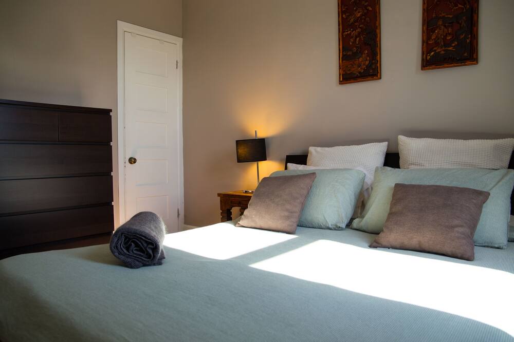 Photo of Bedroom in Vieux-Rosemont
